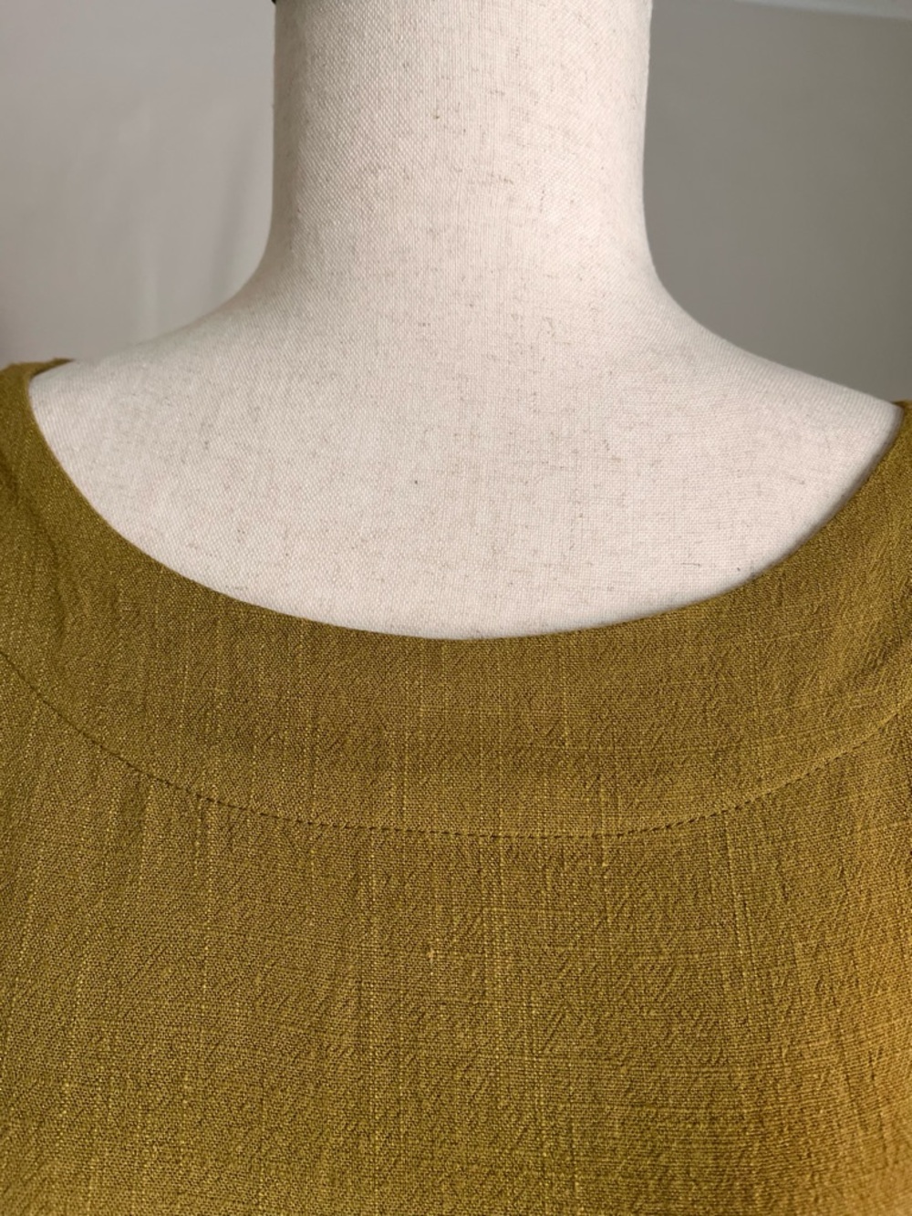 Grade & Gather - Linen Blend Cropped Blouse - Small - Picture 4 of 8